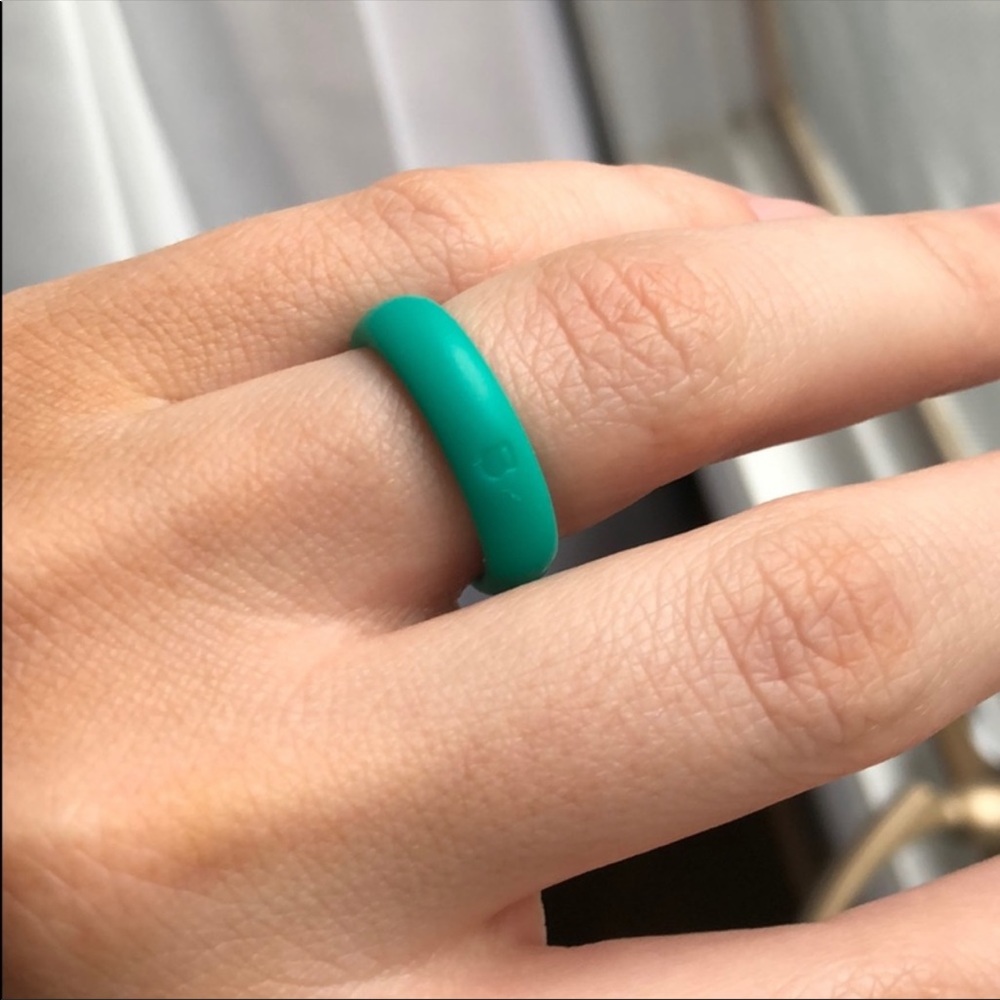 ✨TWO Qalo active silicone  wedding bands✨